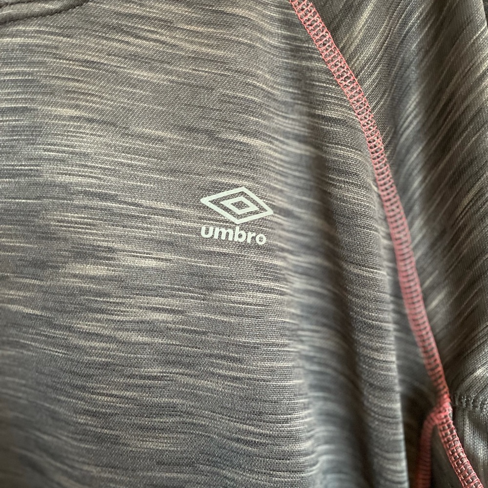 Umbro Hooded Active Sweater - Size XL - Picture 4 of 14